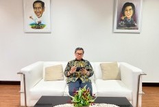 Apa Agama Yustinus Prastowo, Anak dan Istrinya? Profil dan Biodata Stafsus Menkeu yang Jadi Sorotan Usai Kasus BEA CUKAI Beredar di Medsos