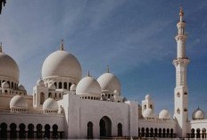 Materi Khutbah Jumat yang Ringan Tema Rangkuman Amalan di Bulan Zulkaidah yang Penuh KeuntungaDunia Akhirat