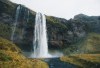 Pesona Air Terjun Kapas Biru, Keunikan Alam yang Mempesona di Jawa Timur, Buih Airnya Seperti Kapas yang Beterbangan 